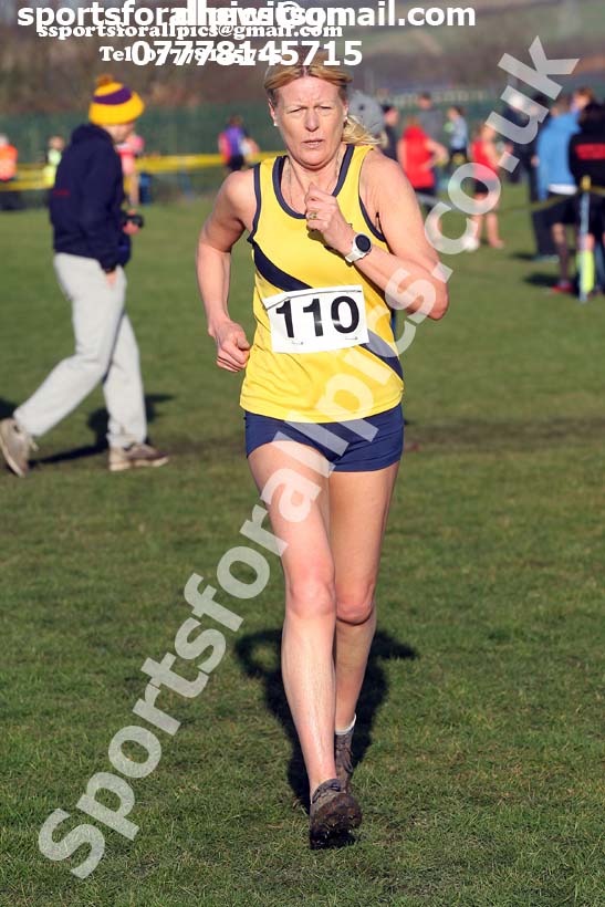 Senior womens 2020 Birtley Cross Country Relay, County Durham.  Photo: David T. Hewitson/Sports for All Pics